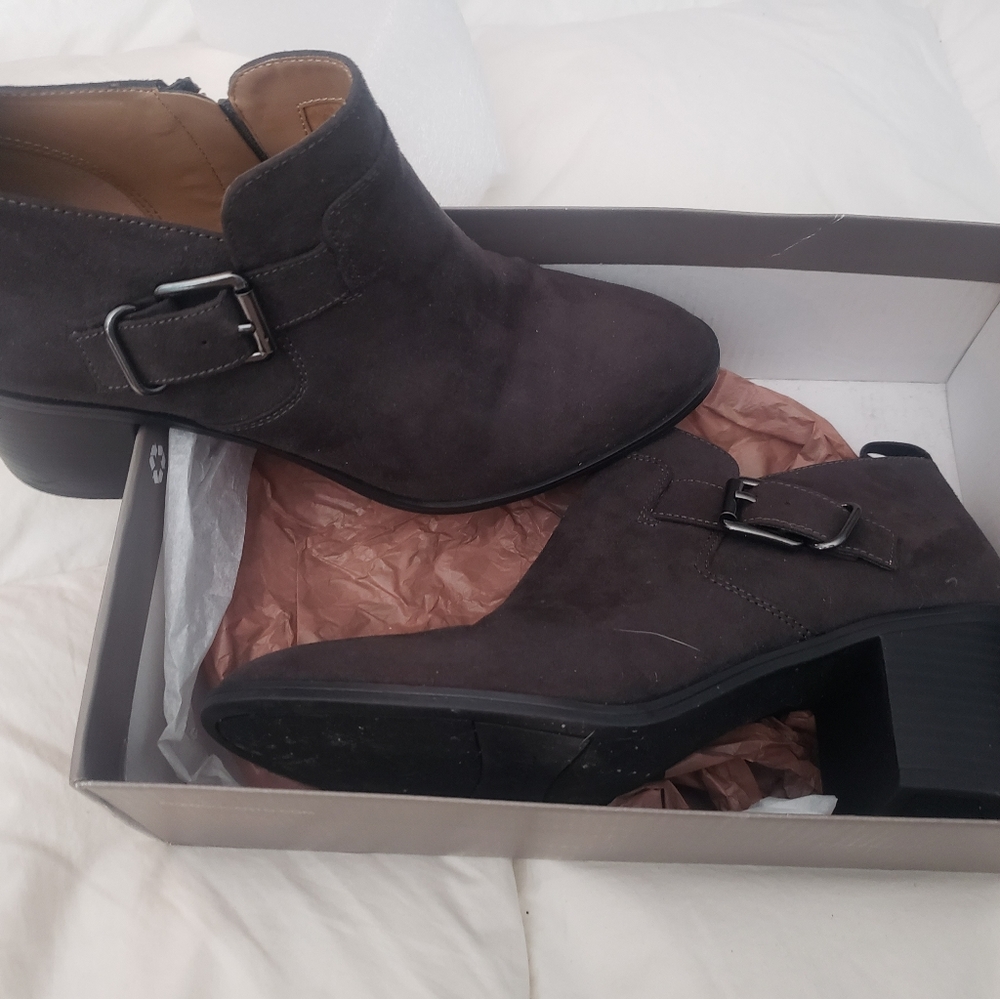 Grey Booties - Picture 3 of 10